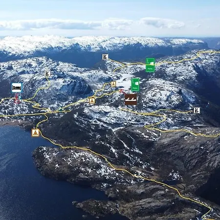 بيت للعطل Mountain Between Pulpit Rock And Kjerag Frafjord