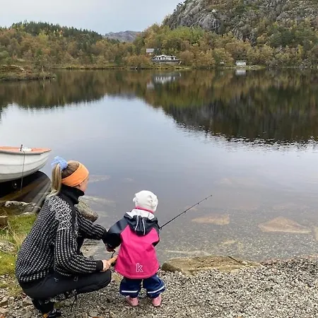 Nyaraló Mountain Between Pulpit Rock And Kjerag